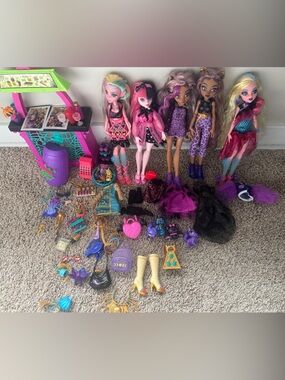 monster high dolls bundle cloths shoes and accessories lot